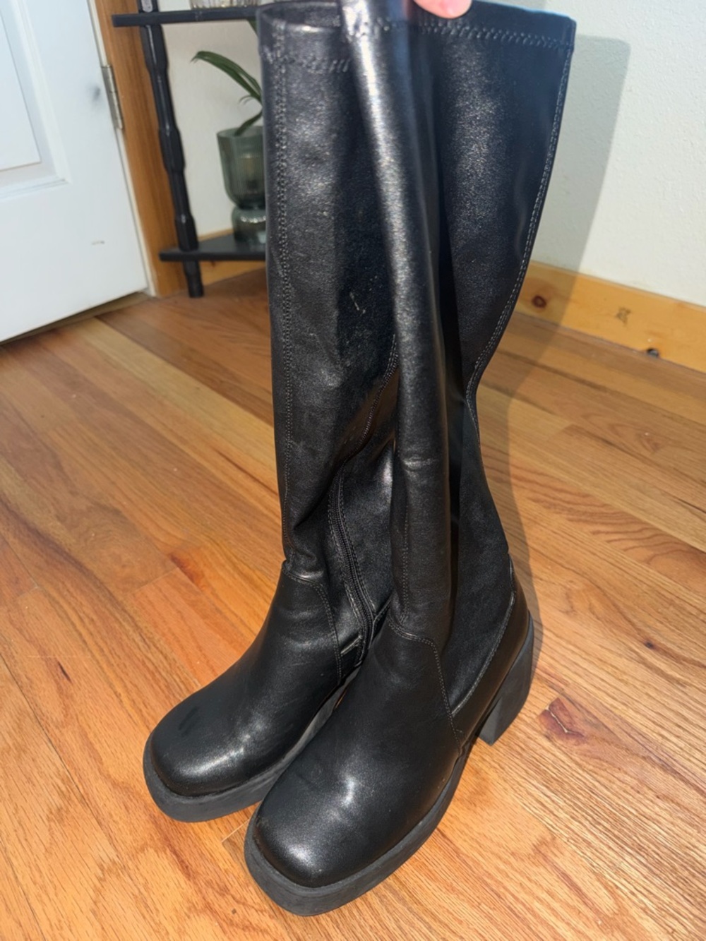 Black Knee-High Platform Boots - Women's Tall Riding Style